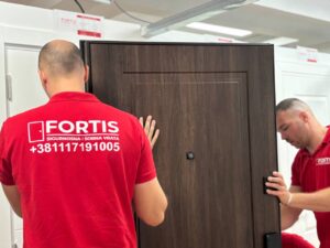 Montaža sigurnosnih vrata Fortis od strane profesionalnog tima