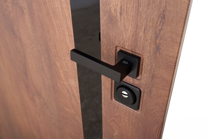 Stella sigurnosna vrata dekor drveta orah – detalj kvake