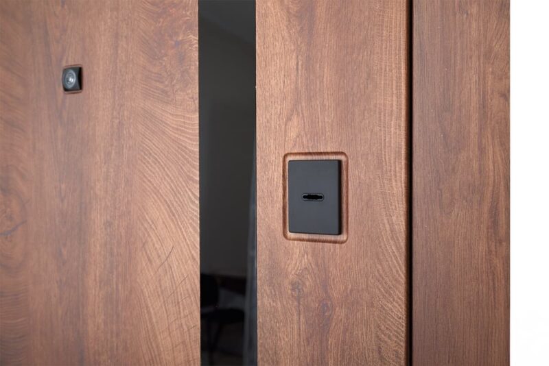 Stella sigurnosna vrata dekor drveta orah – špijunka