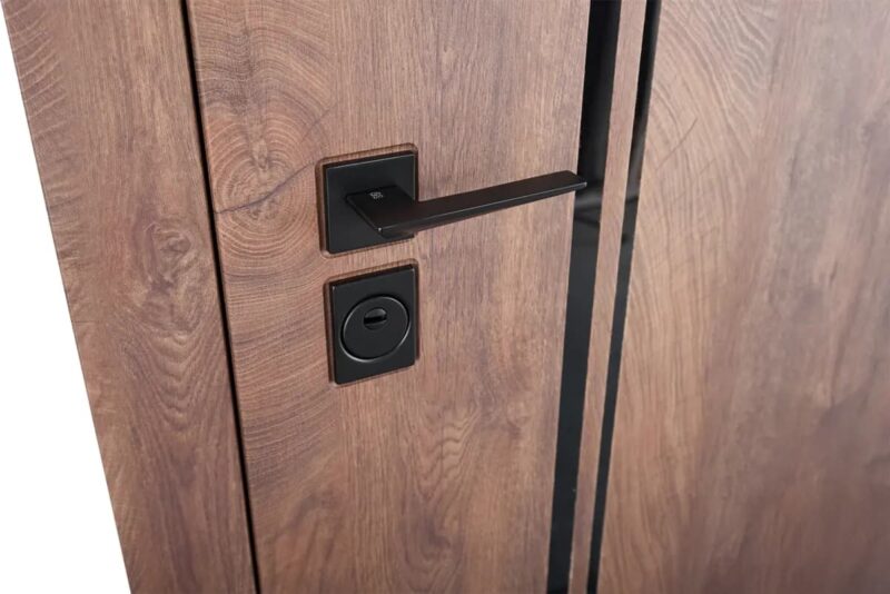 Detalj drvnog dekora Riviera KS sigurnosnih vrata